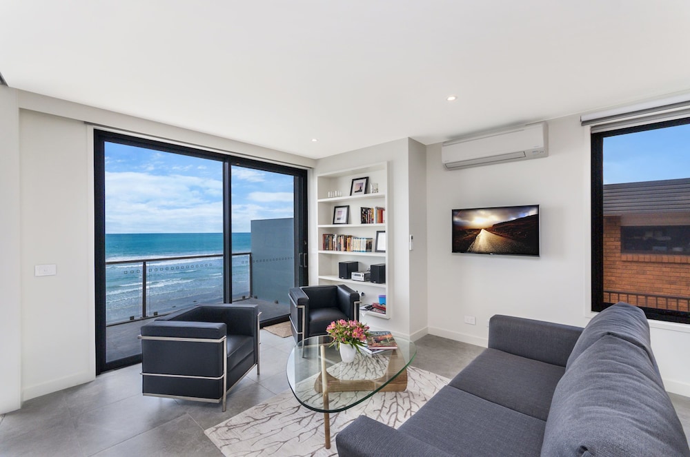 Aqua Mist Penthouse