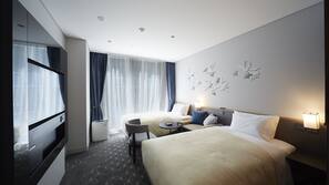 Premium bedding, down duvet, in-room safe, blackout curtains