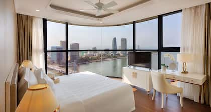 Melia Vinpearl Danang Riverfront