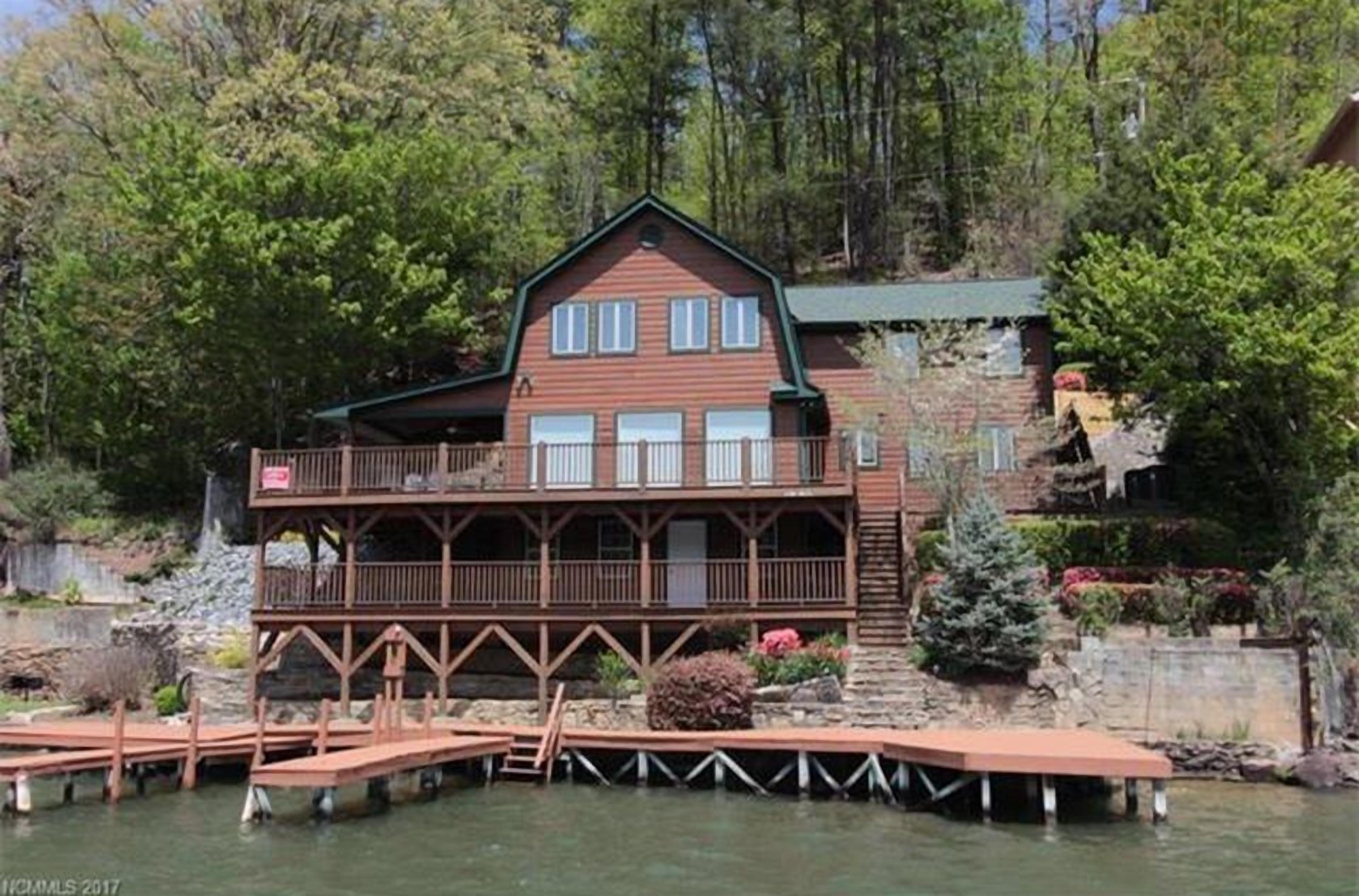 3 Bedroom Private Vacation Home in Lake Lure (270 Burnt Ridge Rd) in Forest City, United States