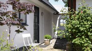 Luxe beddengoed, individueel gedecoreerd, gratis wifi, beddengoed