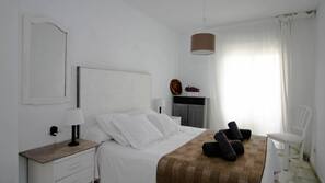 2 dormitorios, escritorio, tabla de planchar con plancha y wifi gratis