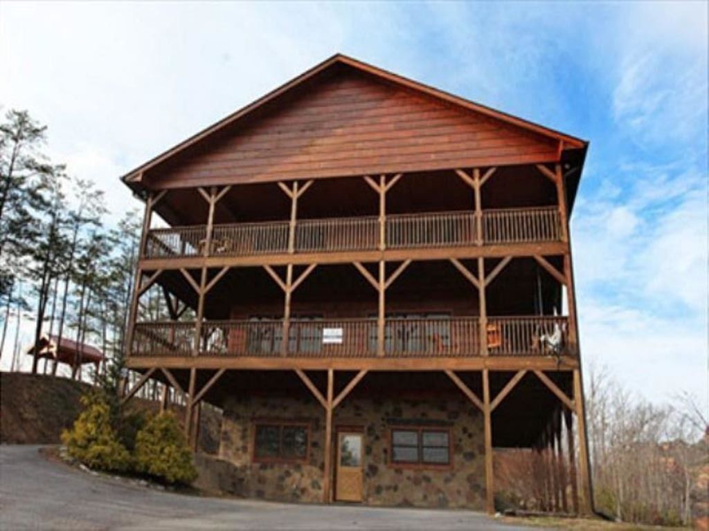 Party Hut 5 Bedroom Cabin in Sevierville, United States