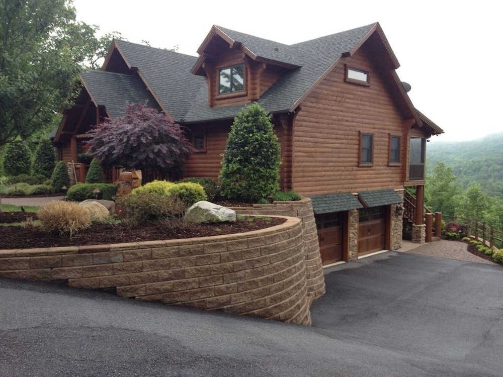 Bear Foot Lodge 4 Bedroom Cabin In Lake Lure Hotel Rates