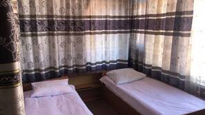 Premium bedding, desk, free WiFi