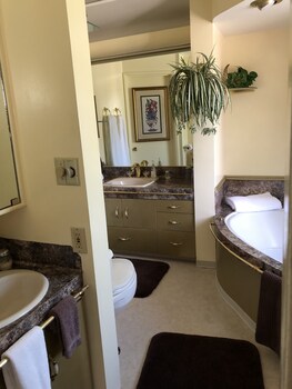 Deal's Bed & Breakfast Inn