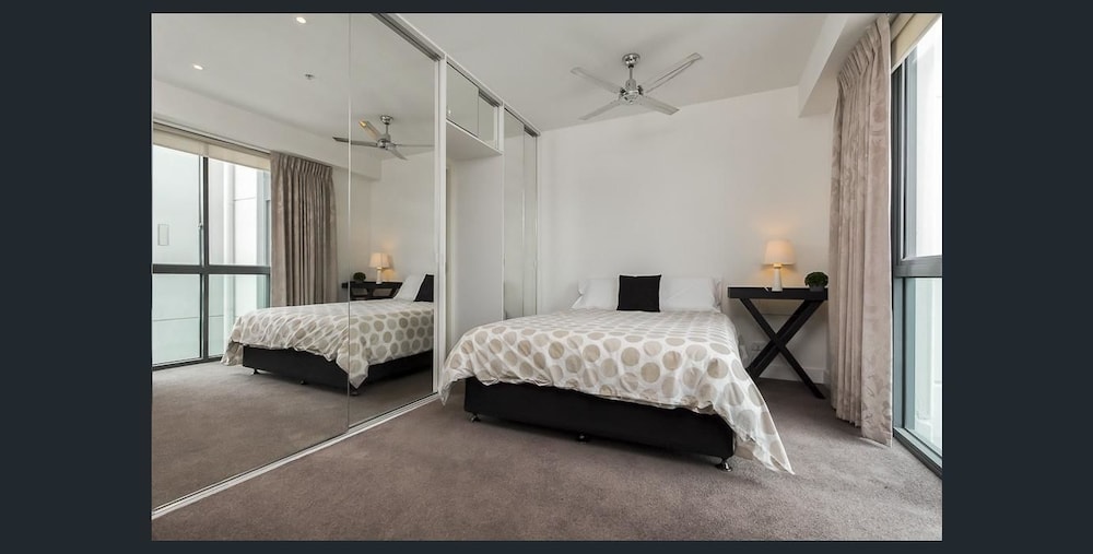 Waterfront By Gold Star Stays