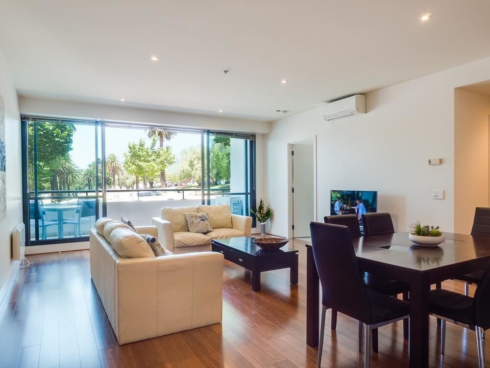 Waterfront By Gold Star Stays