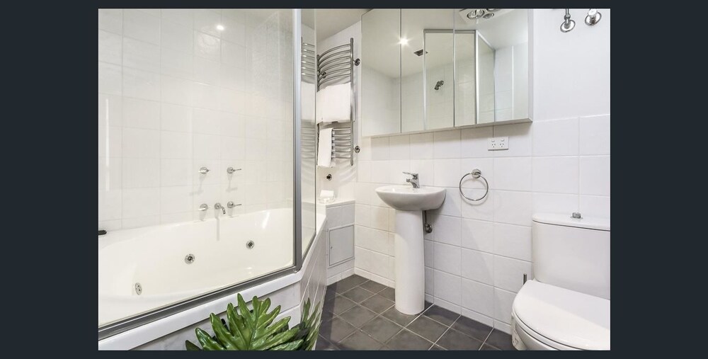 Waterfront By Gold Star Stays