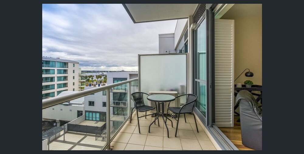 Waterfront By Gold Star Stays