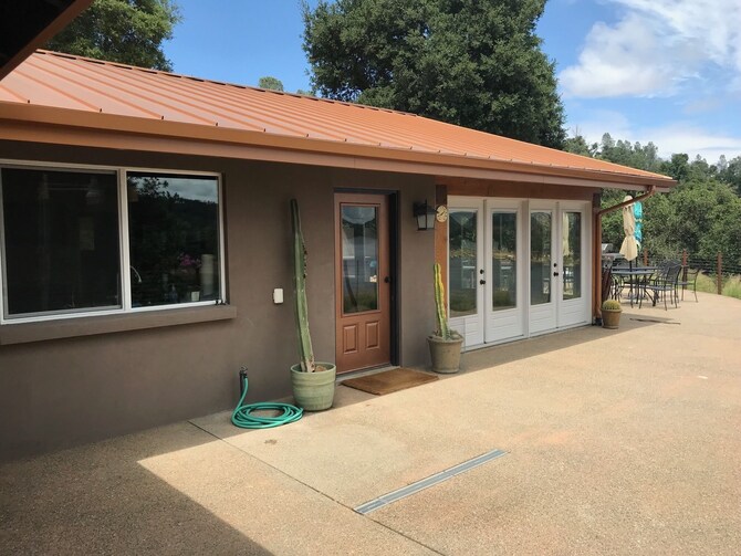 lake nacimiento rentals with boat dock