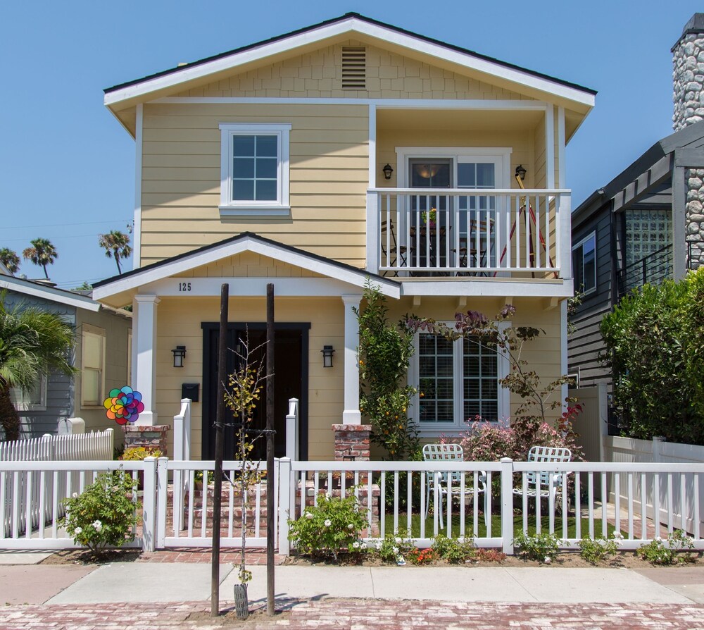 Exterior, BEST LOCATION ! OLD TOWN <br>LUXURIOUS  BEACH HOUSE <br>FAMILY FUN  GETAWAY!!!!