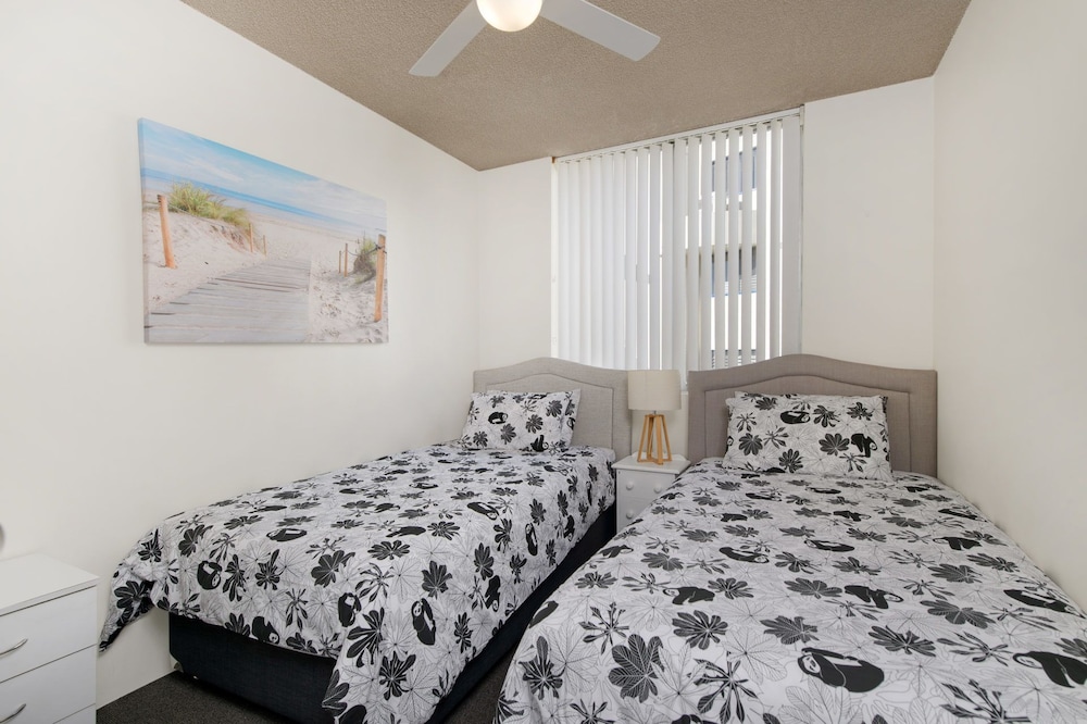 Headlands 9, 1 Clarence Street,