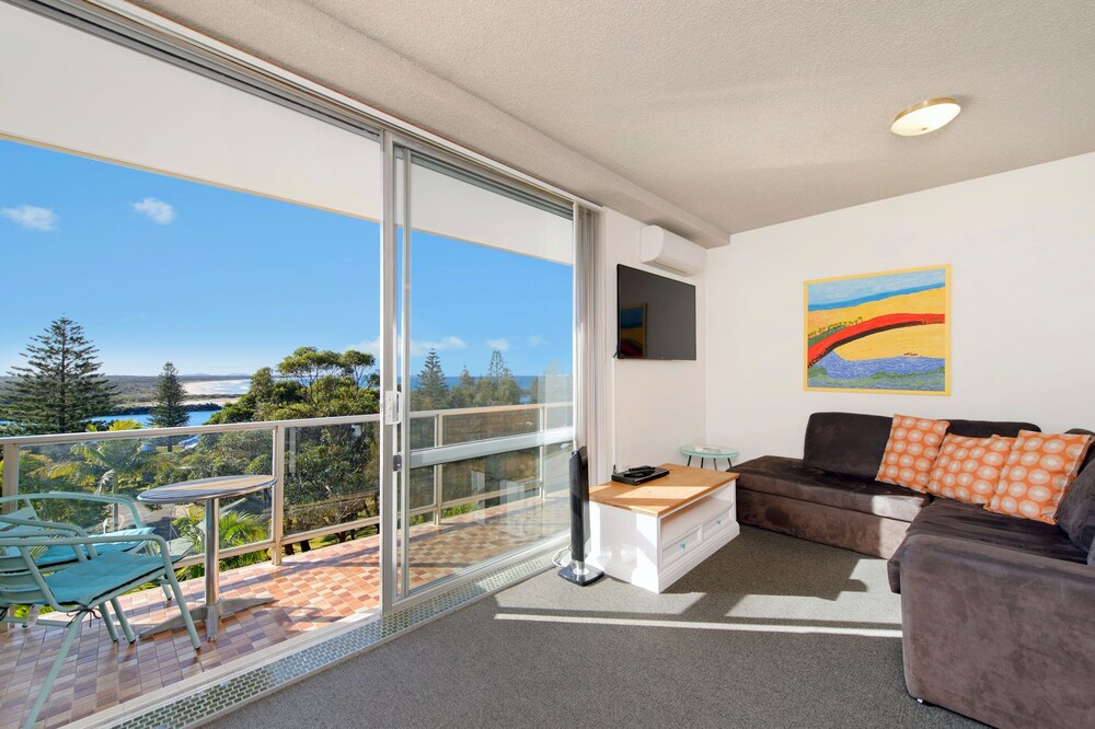 Headlands 9, 1 Clarence Street,