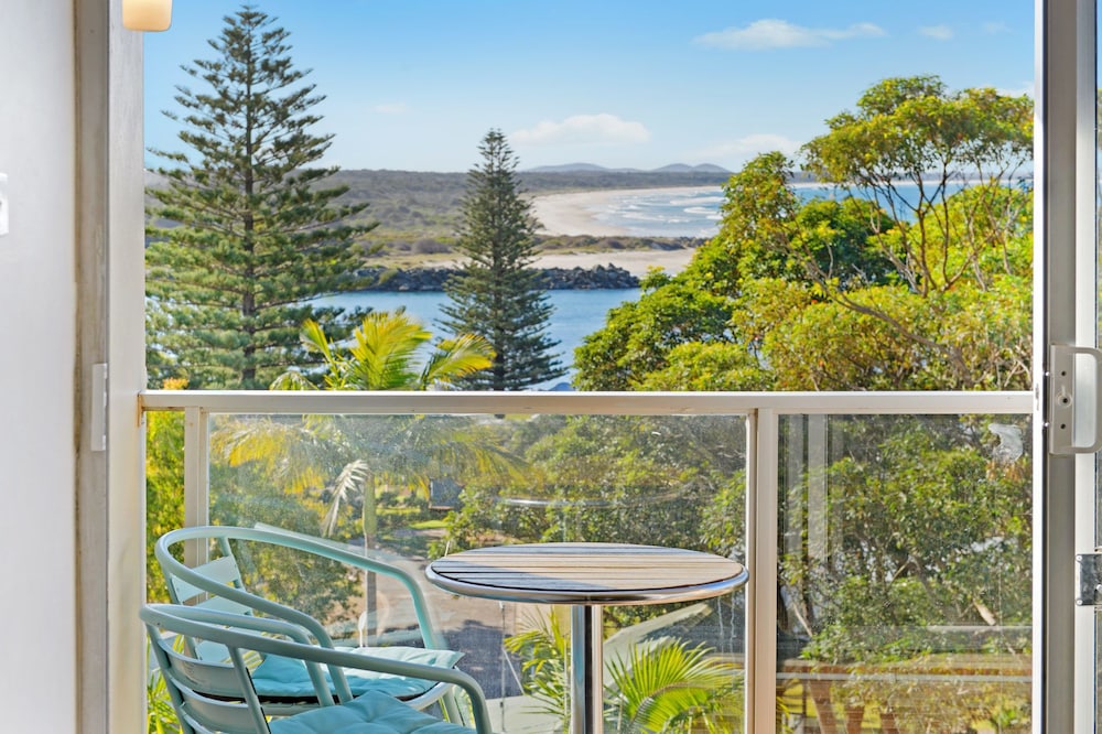 Headlands 9, 1 Clarence Street,