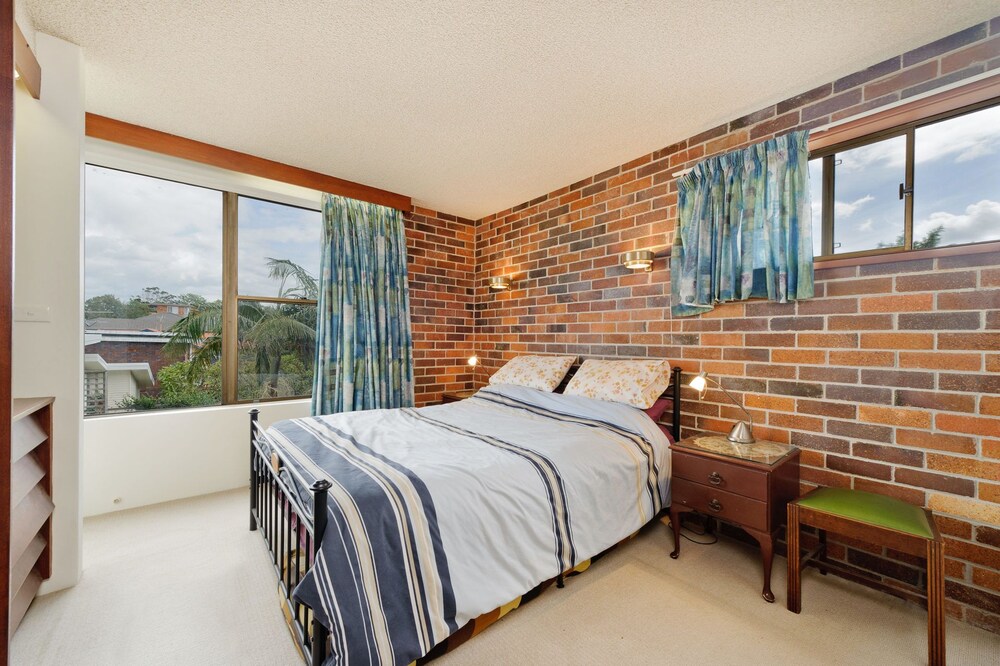 The Crest 6, 33 Pacific Drive,