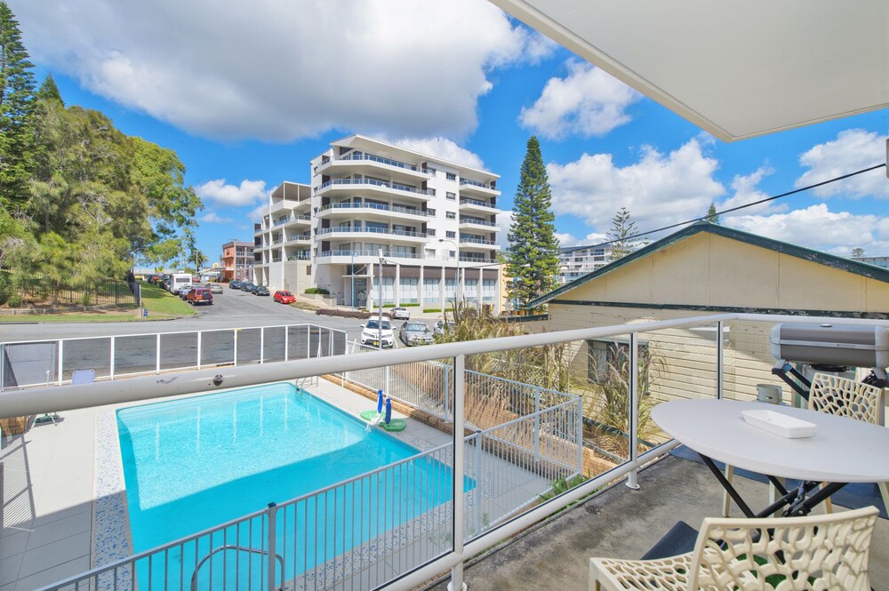 Headlands 8, 1 Clarence Street,