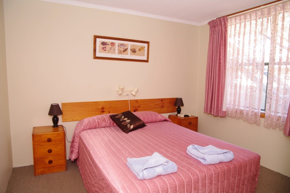 Beachfront 1, 25 Willow Street,
