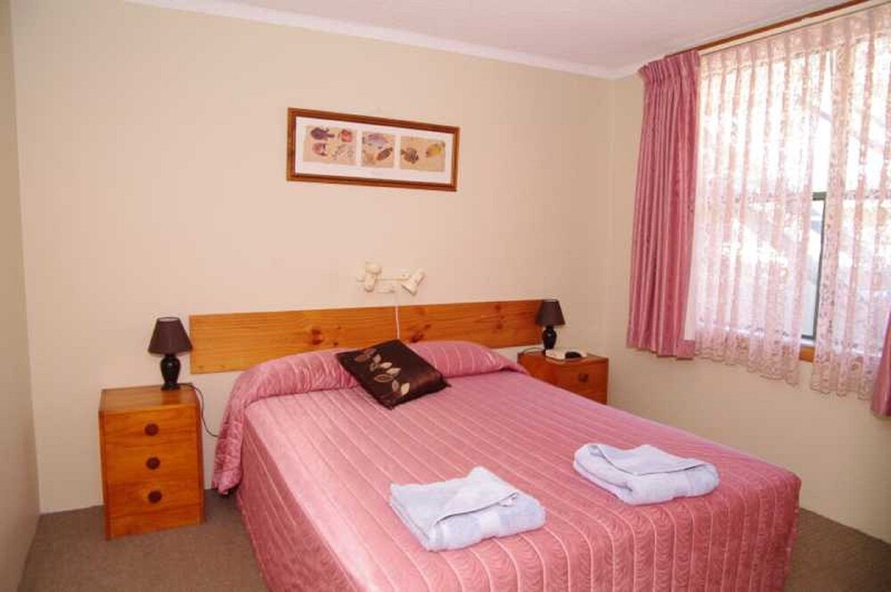 Beachfront 2, 25 Willow Street,