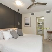 A Deluxe Swim Up Drift Apartments South Casuarina Aus - 