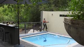 2 piscines extérieures