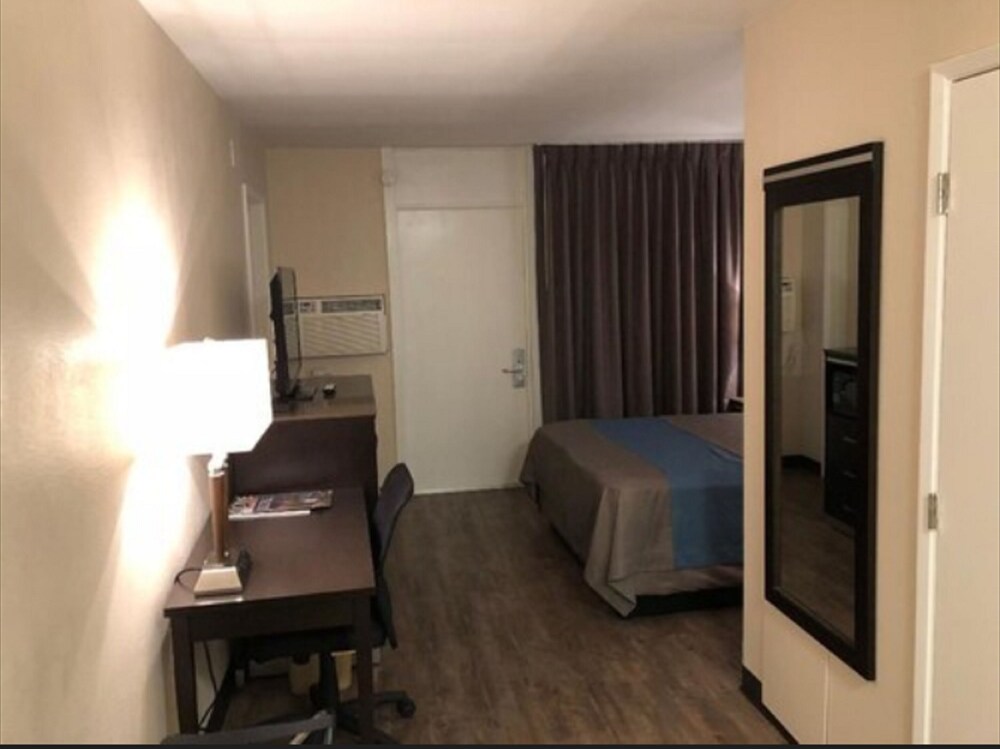 Room, Inn Of Long Beach