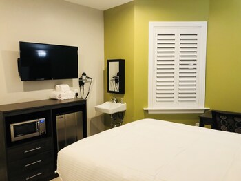 Bay Hotel