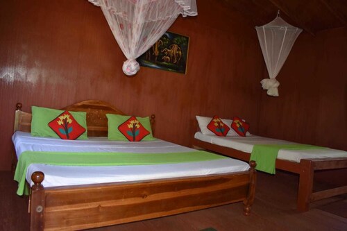Treehouse Hotels In Minneriya 30 Treehouse Cabins Resorts