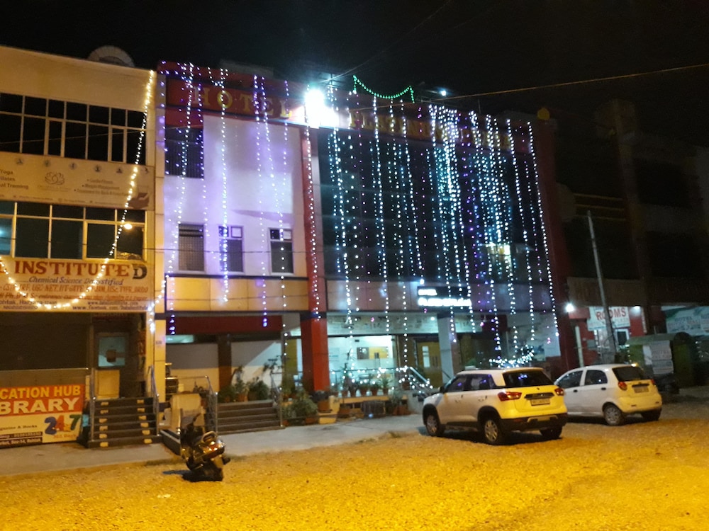 Hotel Platinum Plaza in Rohtak, India