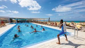 3 outdoor pools, pool umbrellas, sun loungers