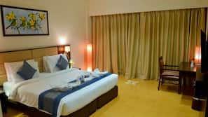Premium bedding, in-room safe, desk, free WiFi
