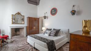 In-room safe, desk, iron/ironing board, free WiFi