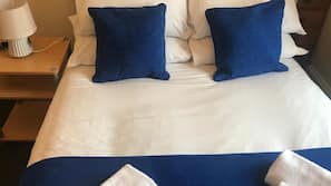 Free WiFi, linens