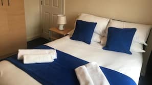 Free WiFi, linens