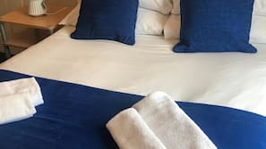Free WiFi, linens