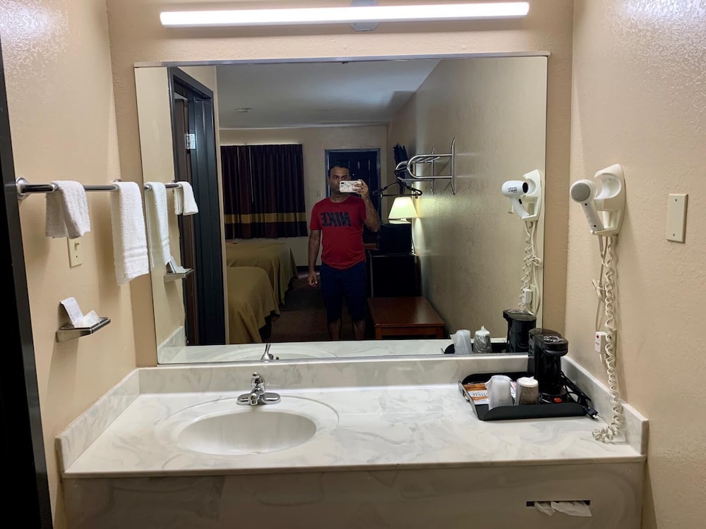 Owensville Motor Inn Reviews, Photos & Rates