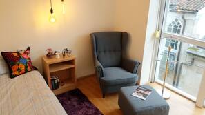 1 dormitorio, ropa de cama de alta calidad, minibar y escritorio