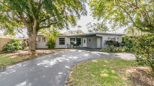 Great Place to stay Vacation Palace near Fort Lauderdale