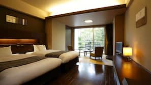 In-room safe, blackout drapes, free WiFi, linens