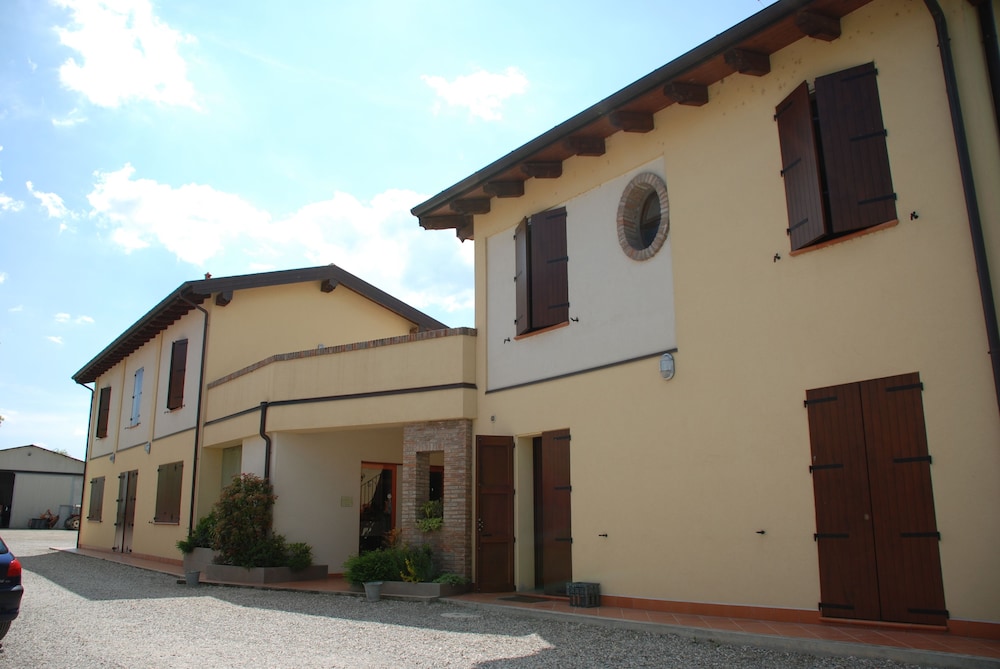 Agriturismo Il Murello in Medicina, Italy