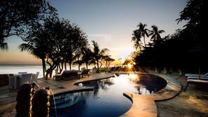 Kolam renang outdoor