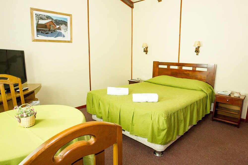 Parador Jamon In Chillan Hotel Rates Reviews On Orbitz Parador Jamon Pan Y Vino Las Trancas Para 7