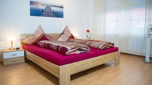 2 Schlafzimmer, Zimmersafe, Schreibtisch, Bügeleisen/Bügelbrett