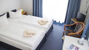 Zimmersafe, kostenpflichtige Babybetten, kostenloses WLAN, Bettwäsche