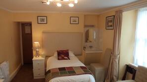 Iron/ironing board, free WiFi, linens
