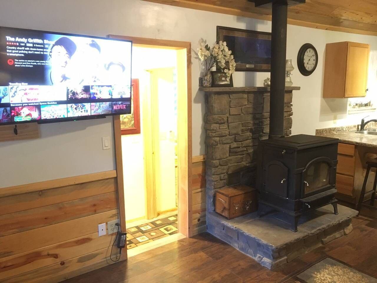 Whispering Pines Ranch House in Alton, United States