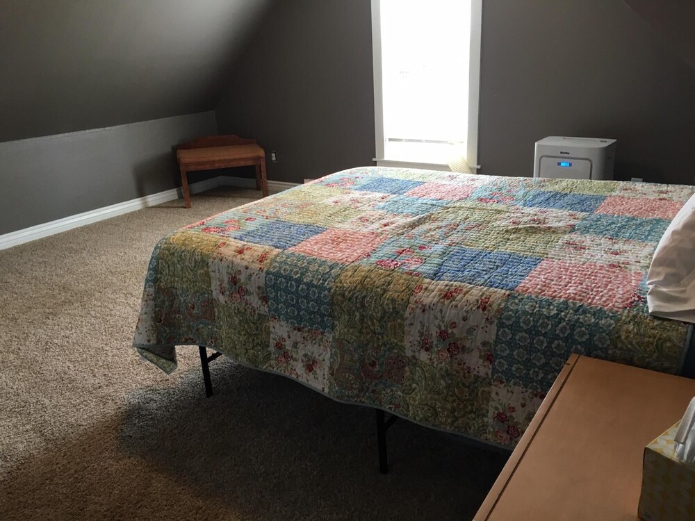 Historic Downtown Home with Patio and AC, Pet Friendly and Self Check