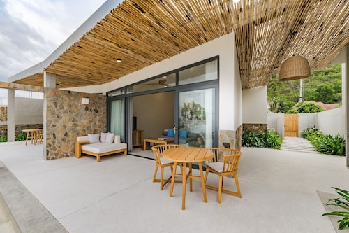 Long Ba Hotels From C 14 Hotel Deals Travelocity Que Toi Village