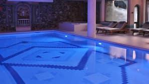 Indoor pool, sun loungers