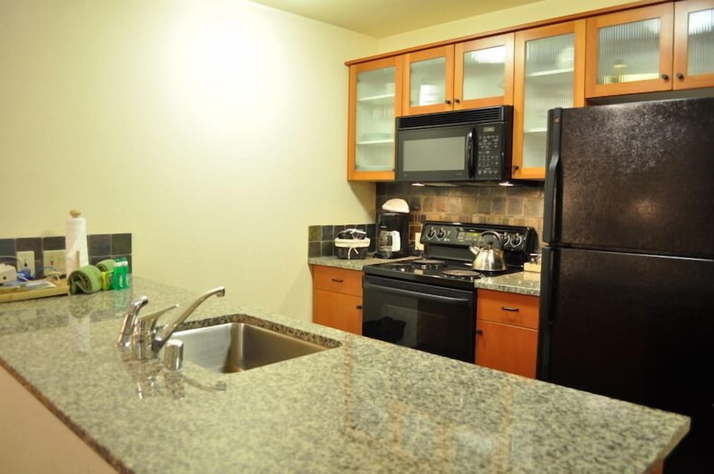 Village #2416 - 1 Bedroom/ 1 Bath...just Steps To Gondola! in Mammoth Lakes, United States